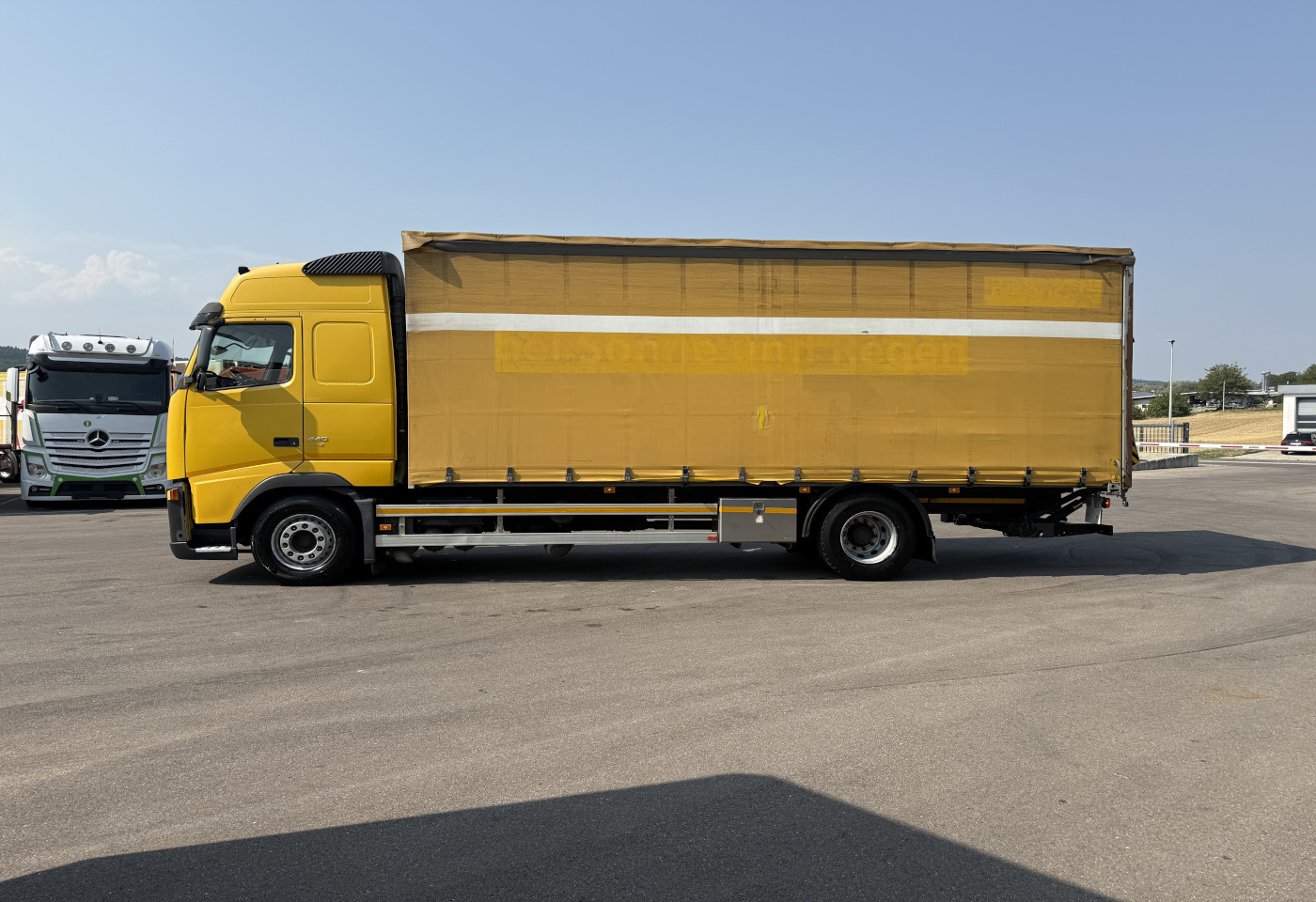 MOTO6625_2994387 vehicle image