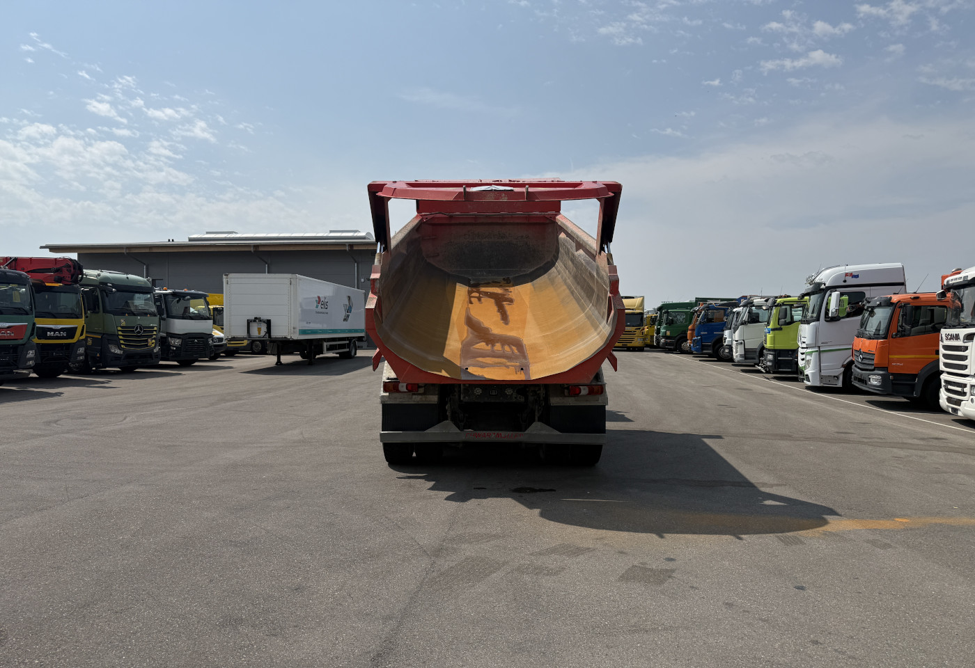 MOTO6625_2992523 vehicle image
