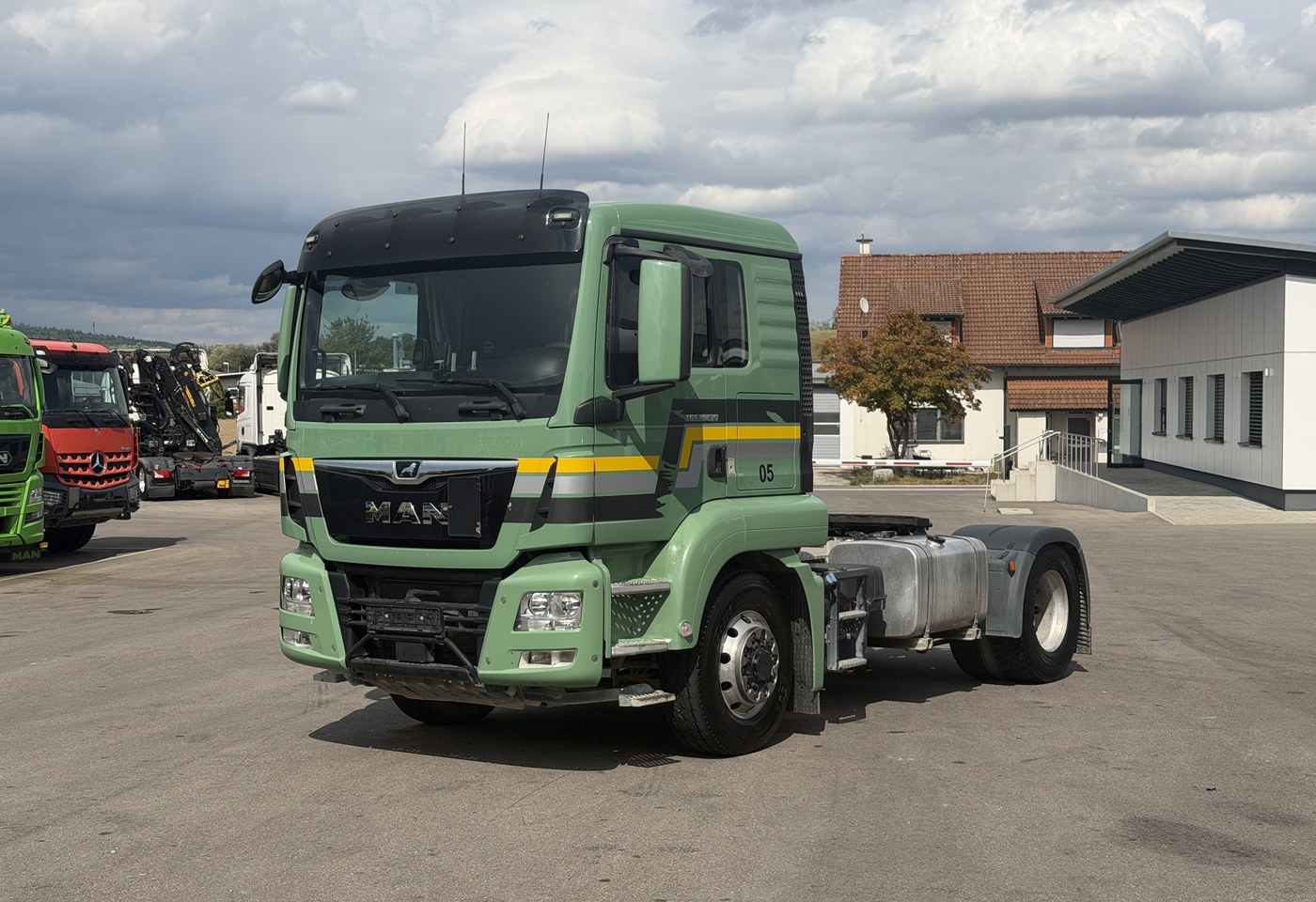 MOTO6625_3013979 vehicle image