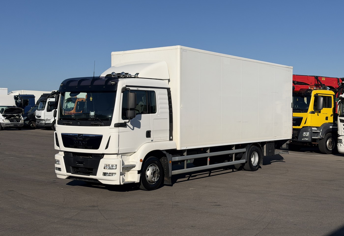 MOTO6625_3007691 vehicle image