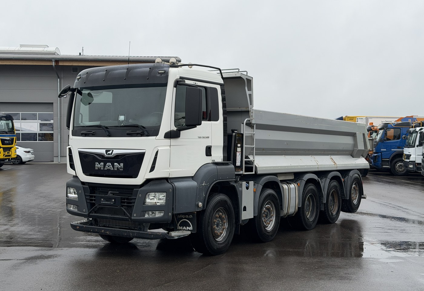 MOTO6625_3022794 vehicle image