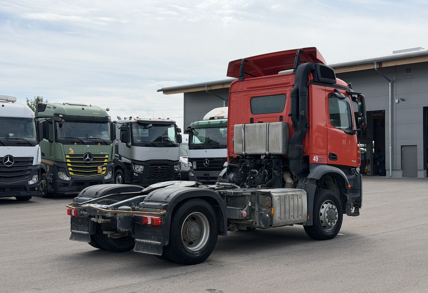 MOTO6625_3017449 vehicle image