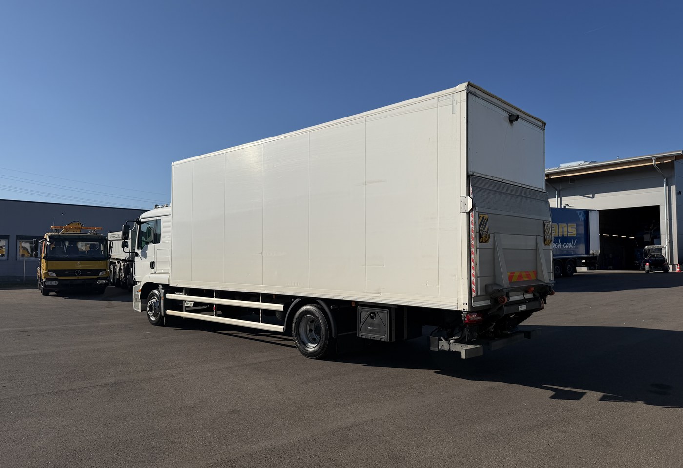 MOTO6625_3007691 vehicle image