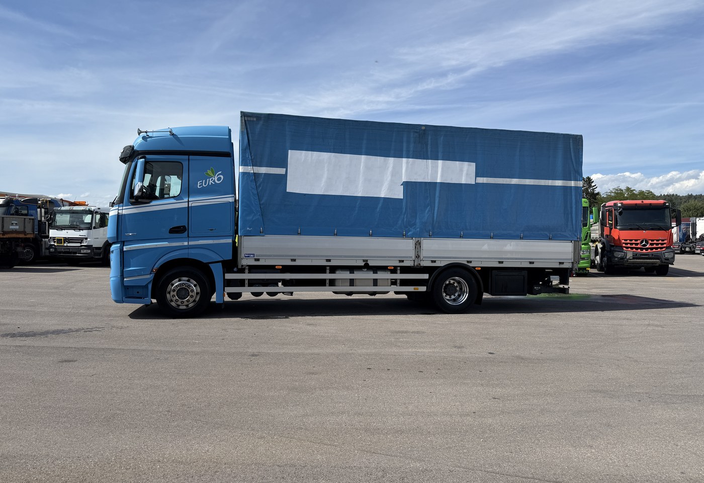 MOTO6625_3021740 vehicle image