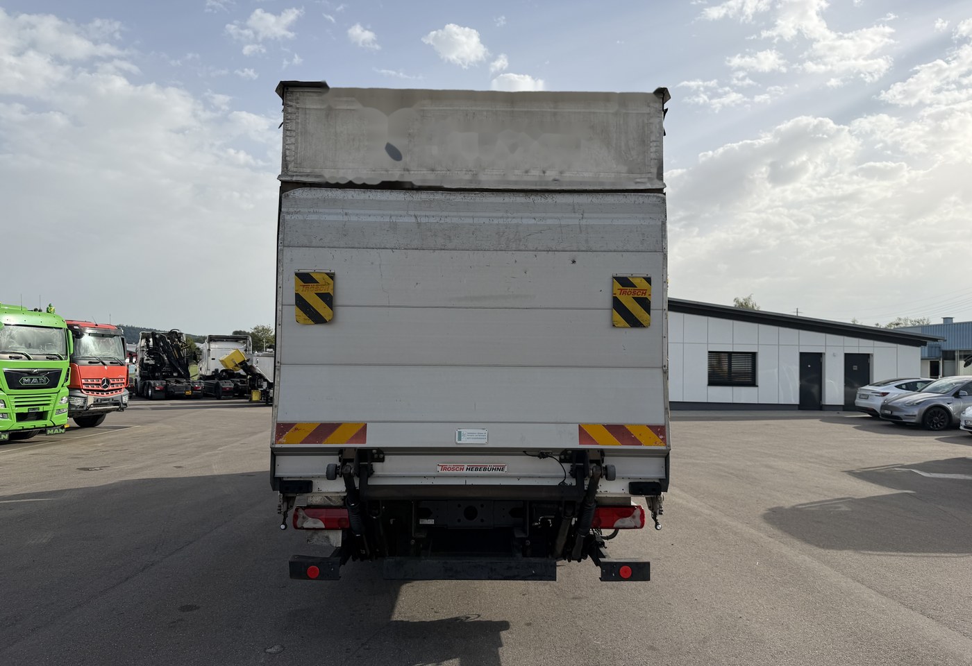 MOTO6625_3022796 vehicle image