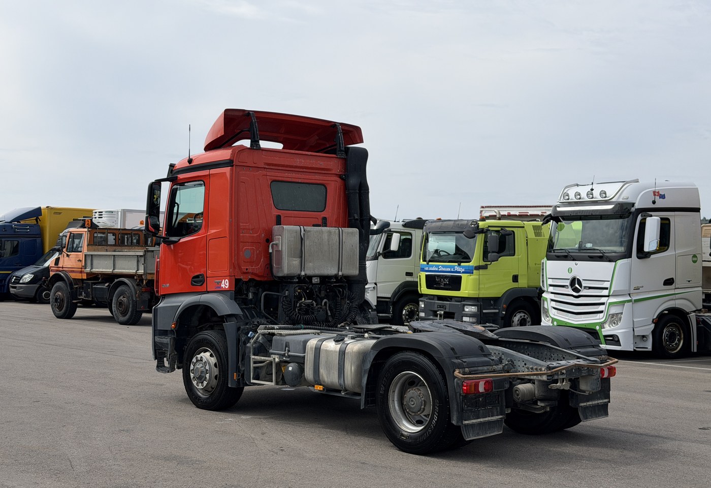 MOTO6625_3017449 vehicle image
