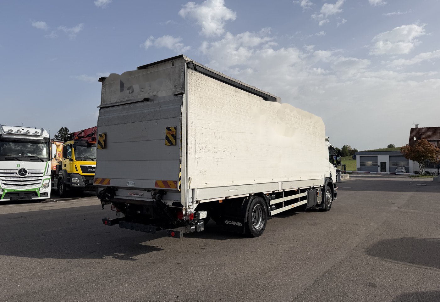 MOTO6625_3022796 vehicle image