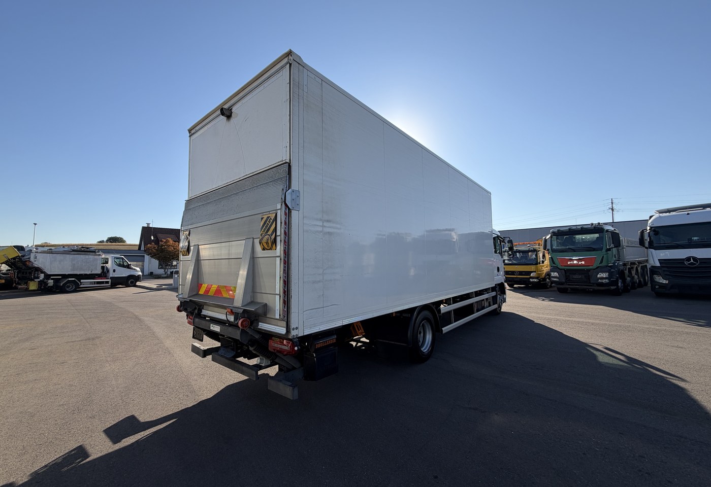 MOTO6625_3007691 vehicle image