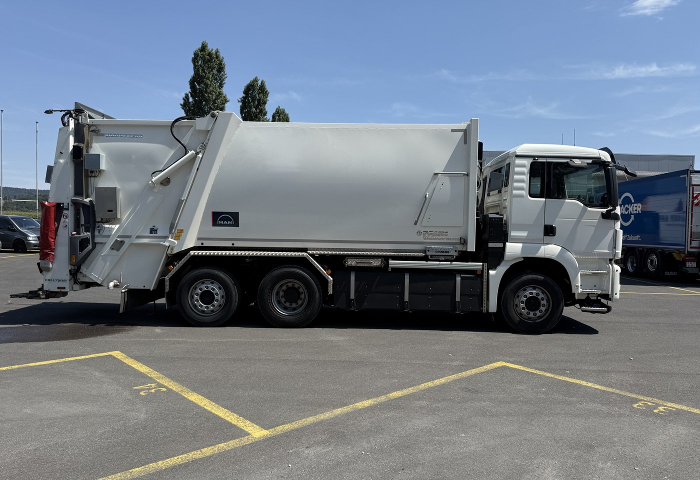 MOTO6625_3005625 vehicle image