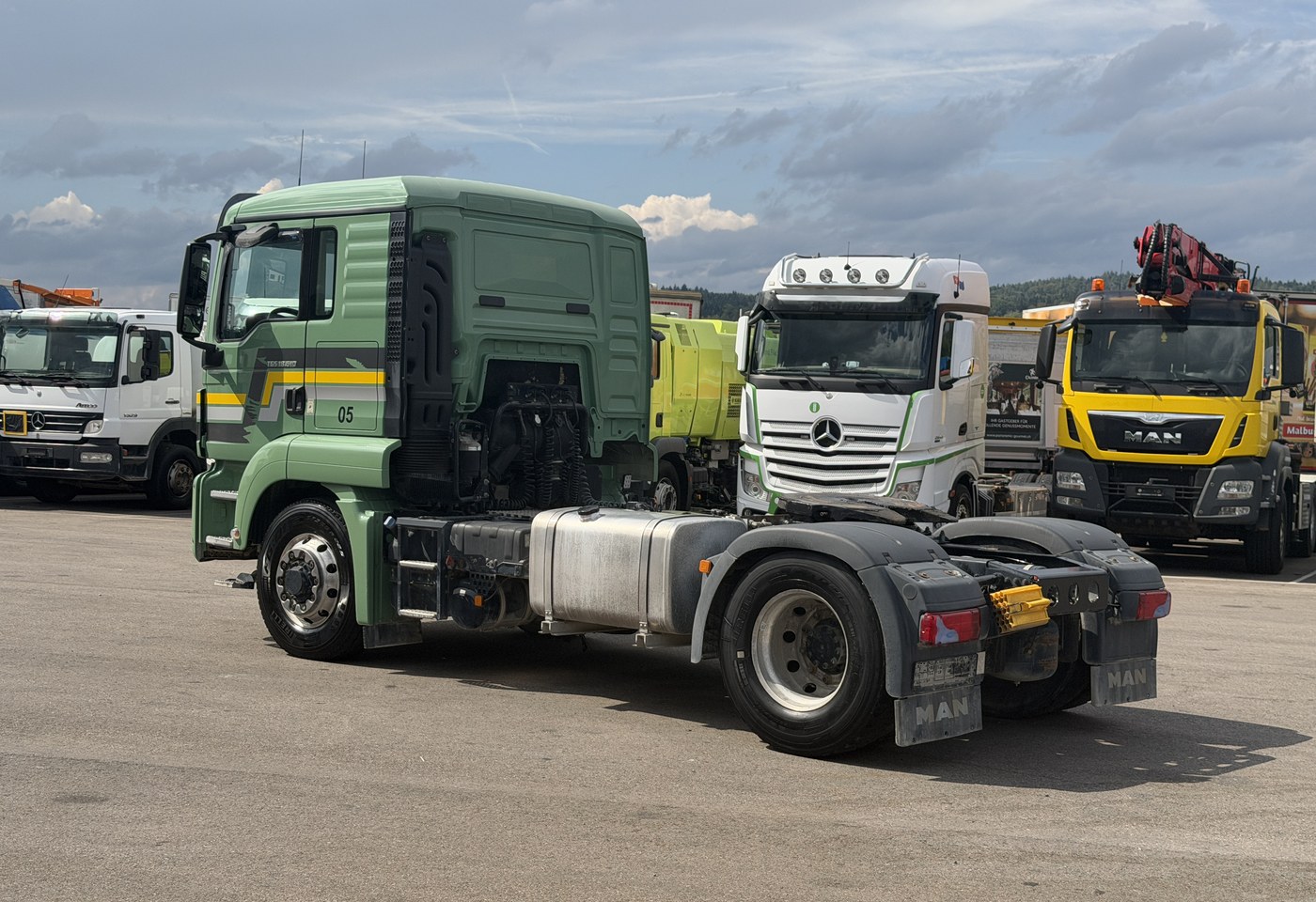 MOTO6625_3013979 vehicle image