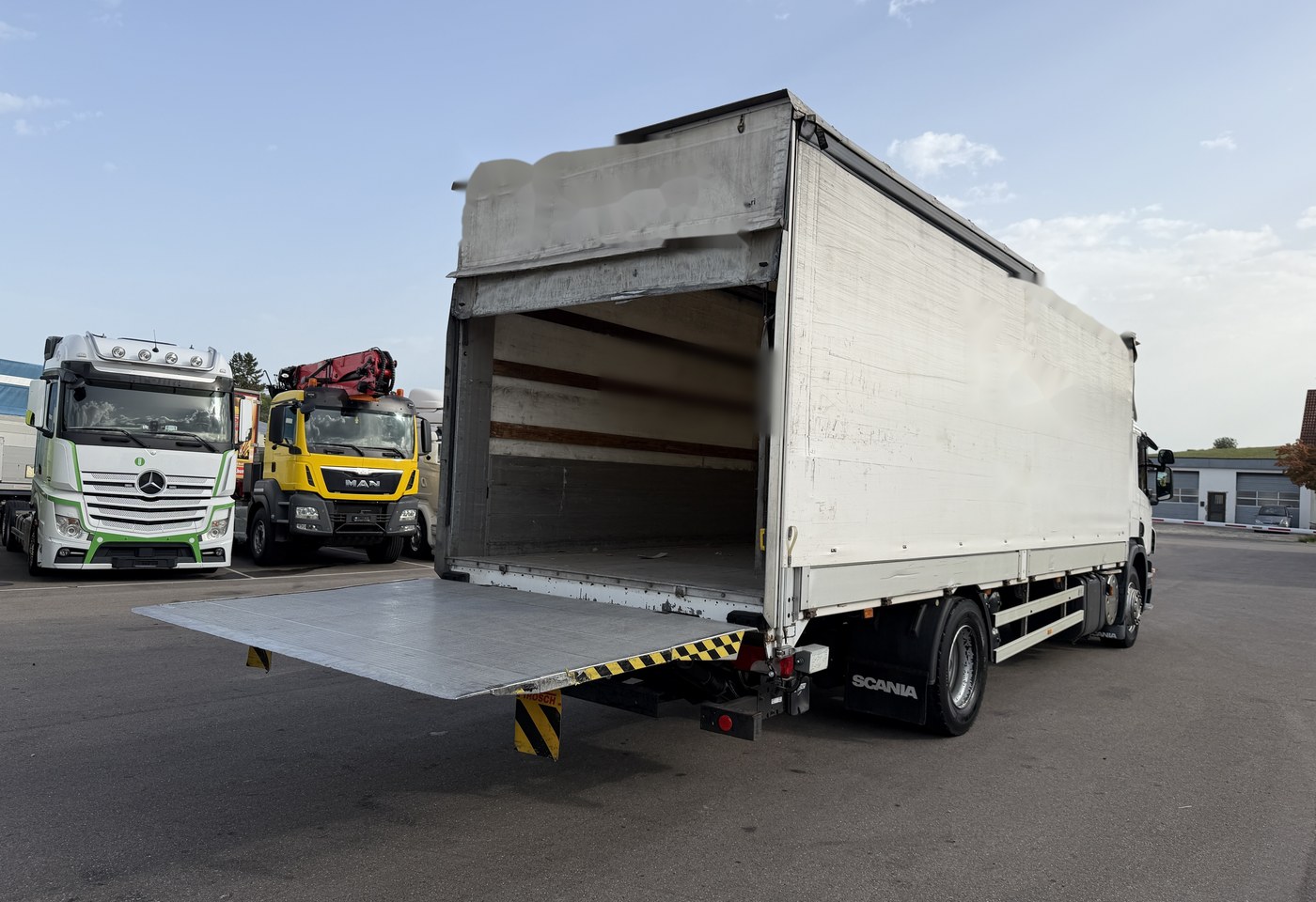 MOTO6625_3022796 vehicle image