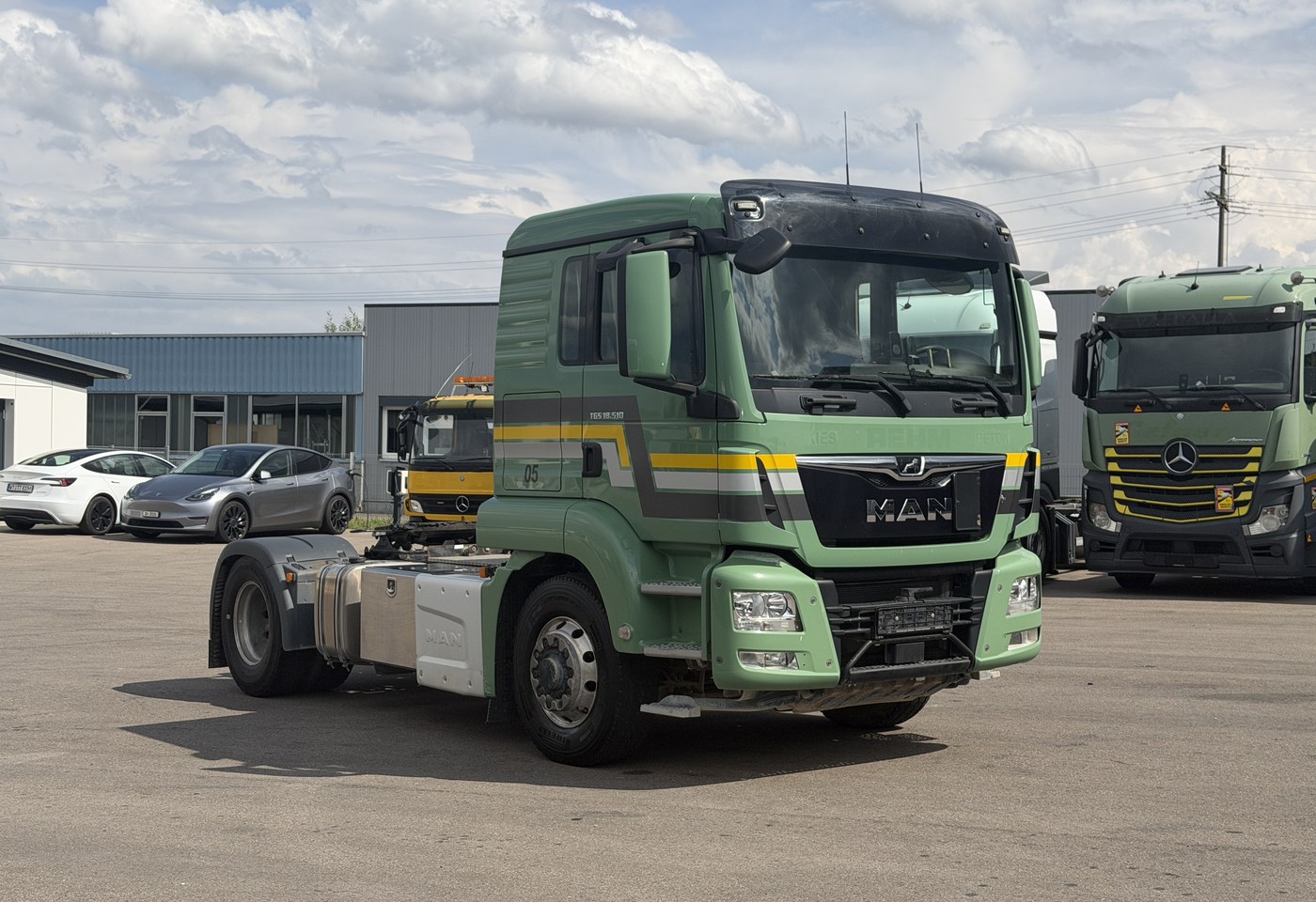 MOTO6625_3013979 vehicle image