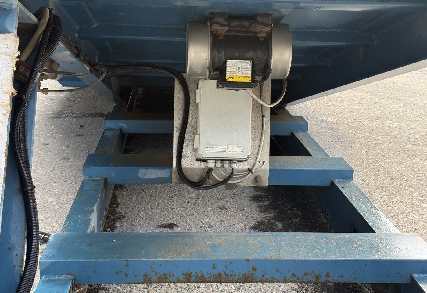 MOTO6625_3007413 vehicle image