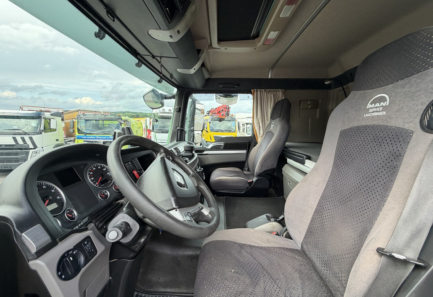 MOTO6625_3013979 vehicle image
