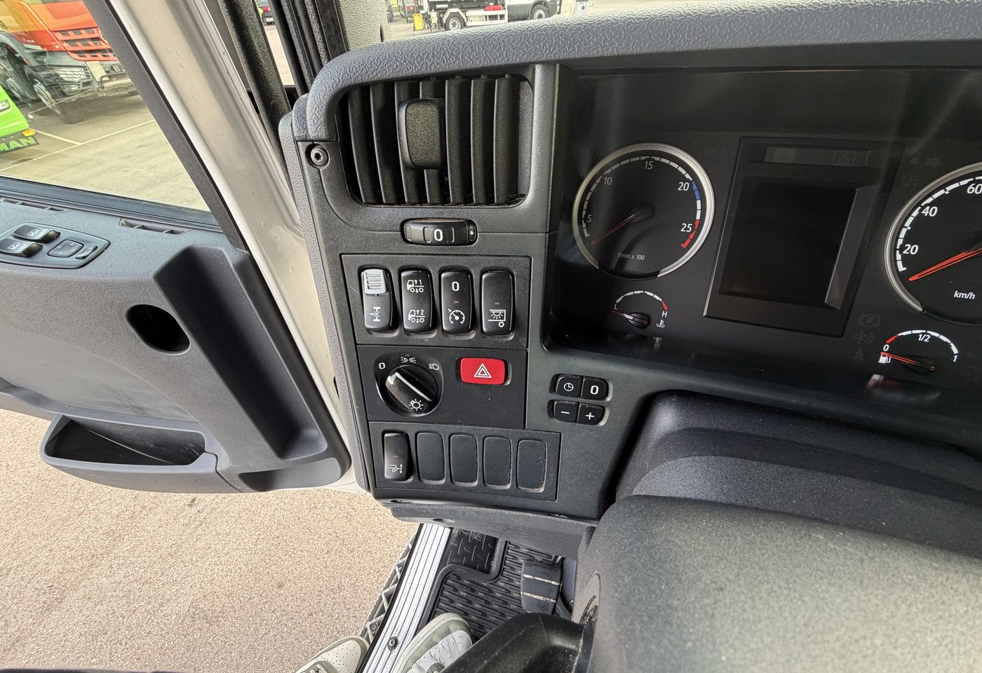 MOTO6625_3022796 vehicle image