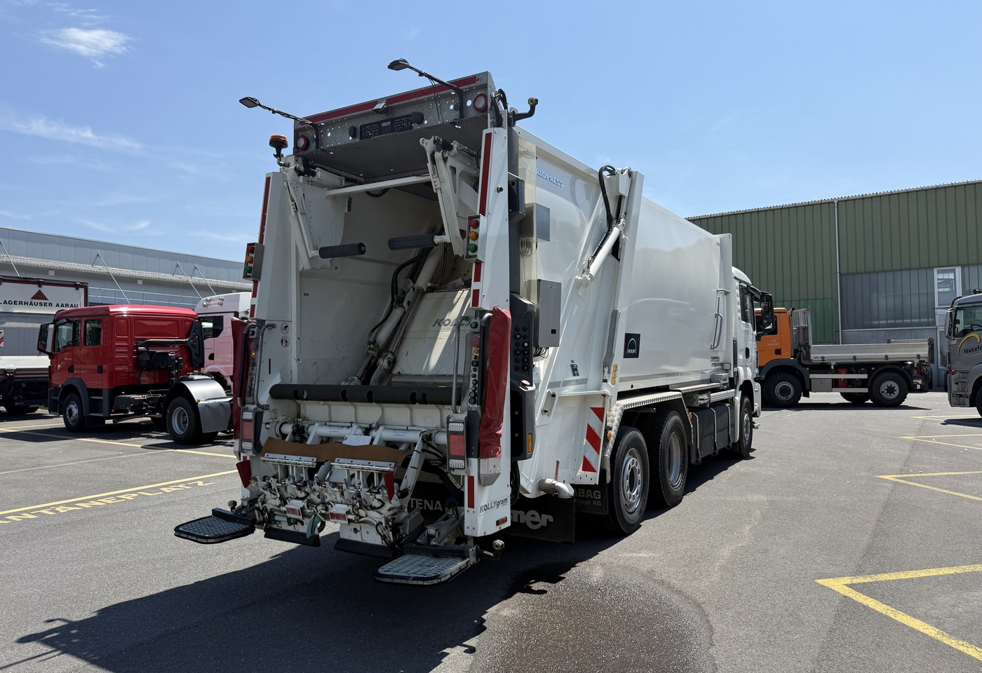 MOTO6625_3005625 vehicle image