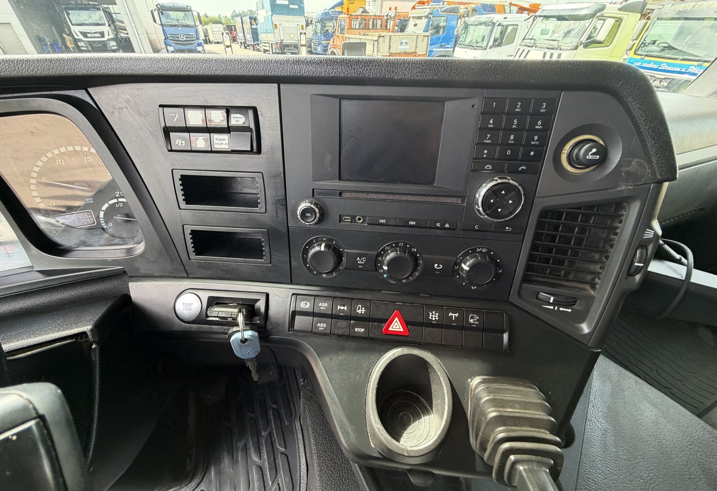 MOTO6625_3017449 vehicle image