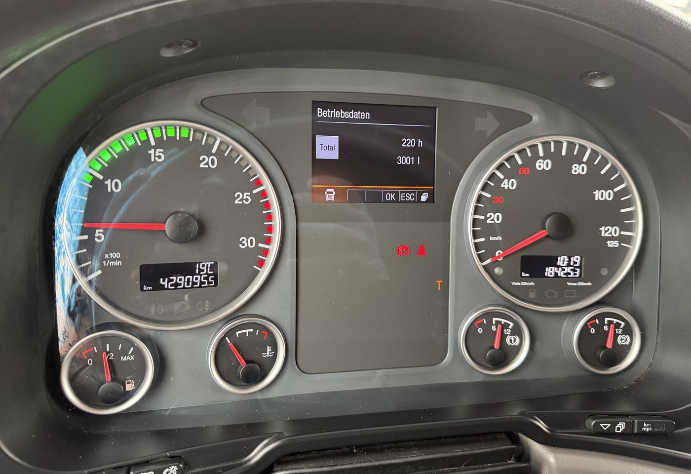 MOTO6625_3022794 vehicle image