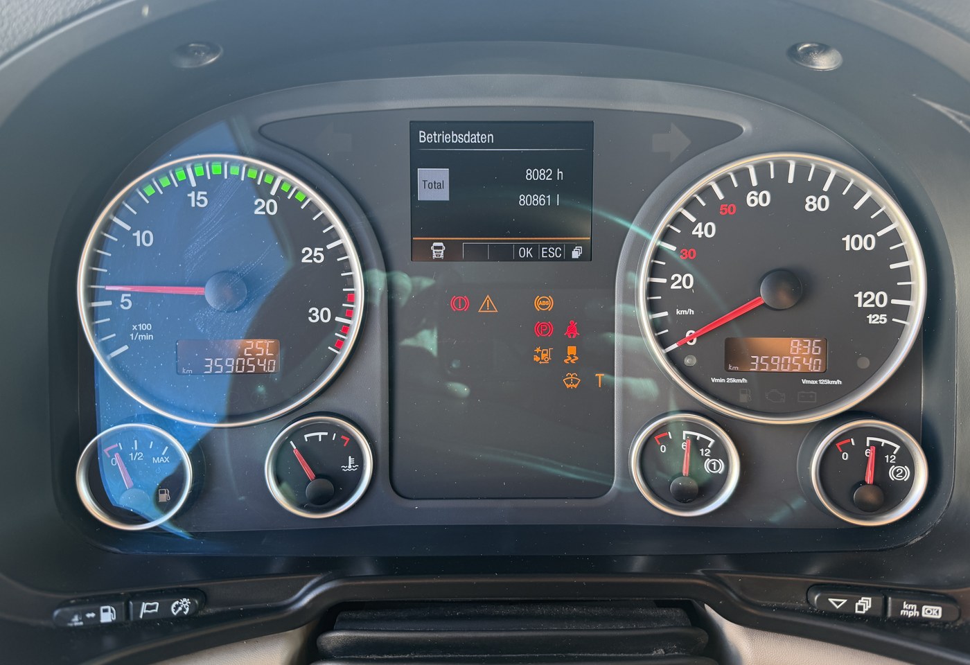MOTO6625_3007691 vehicle image