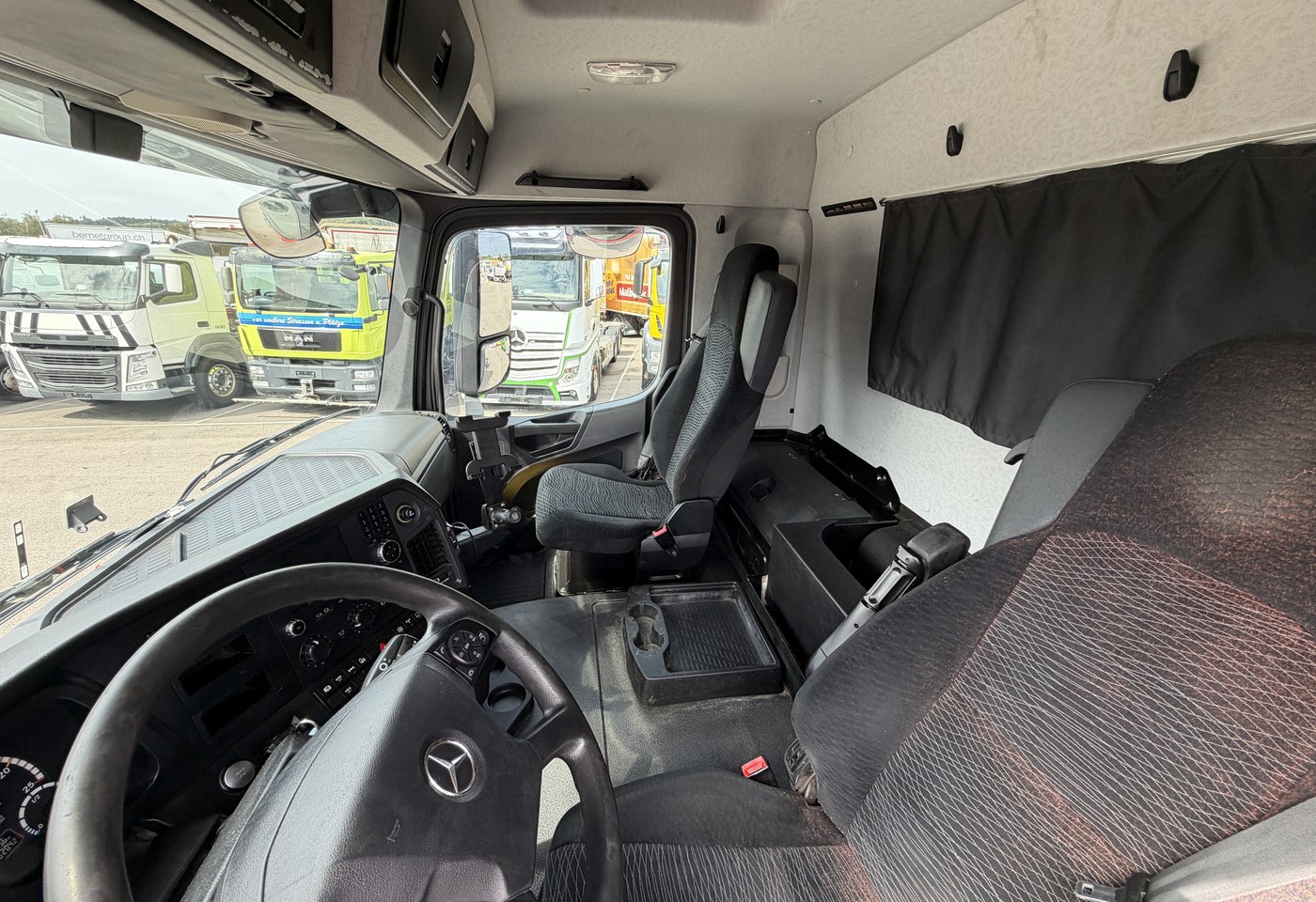 MOTO6625_3017449 vehicle image