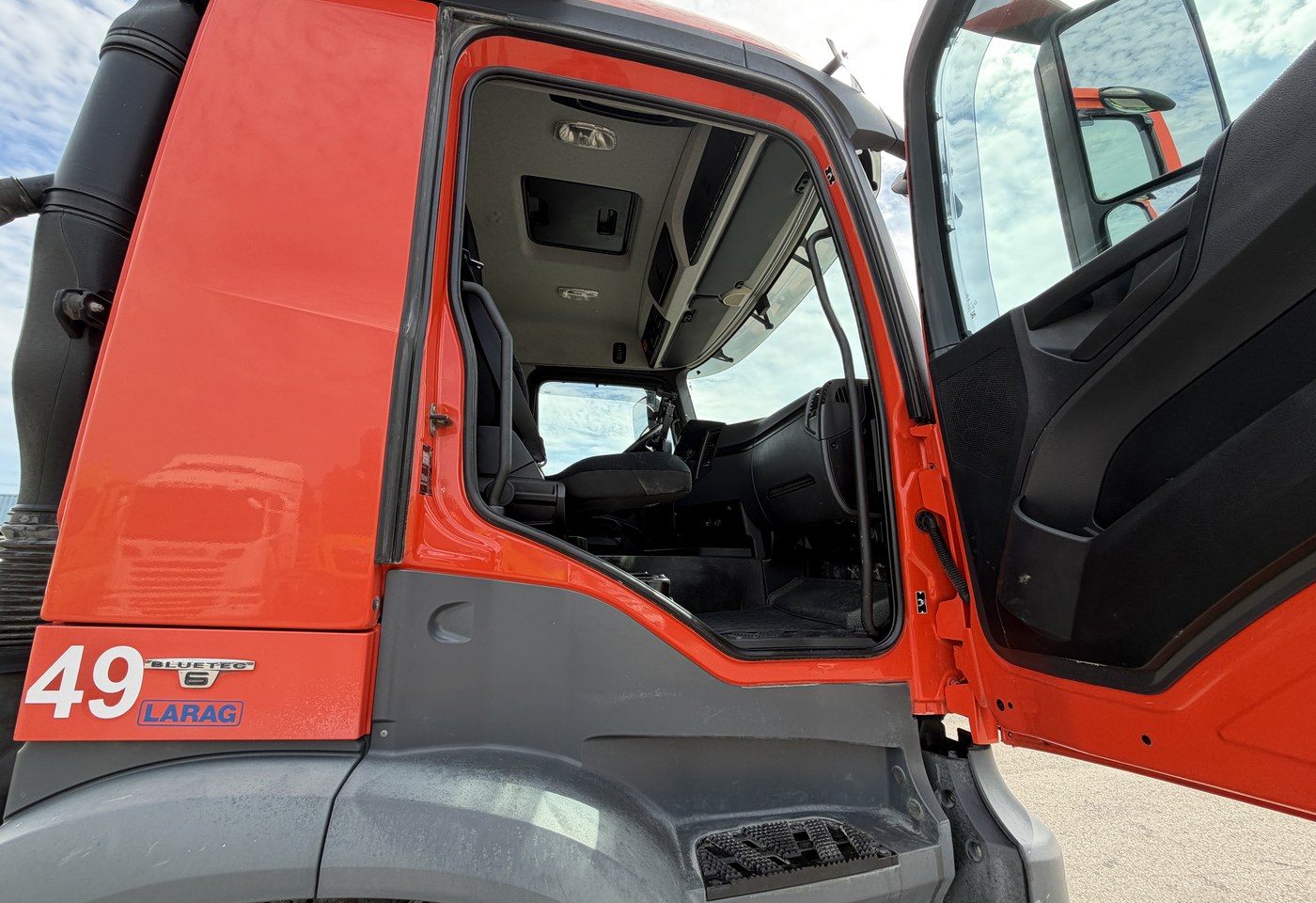 MOTO6625_3017449 vehicle image