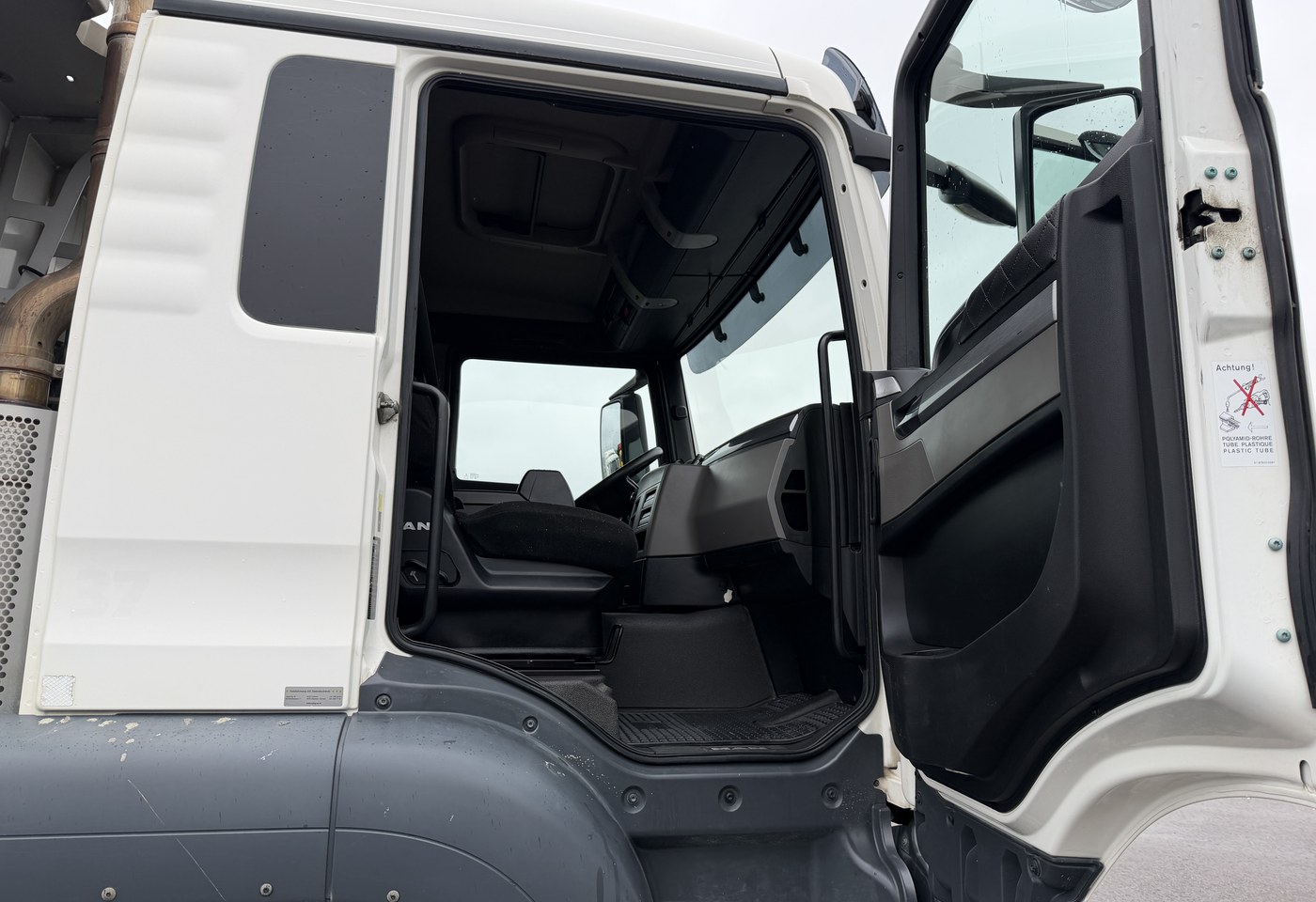 MOTO6625_3022794 vehicle image