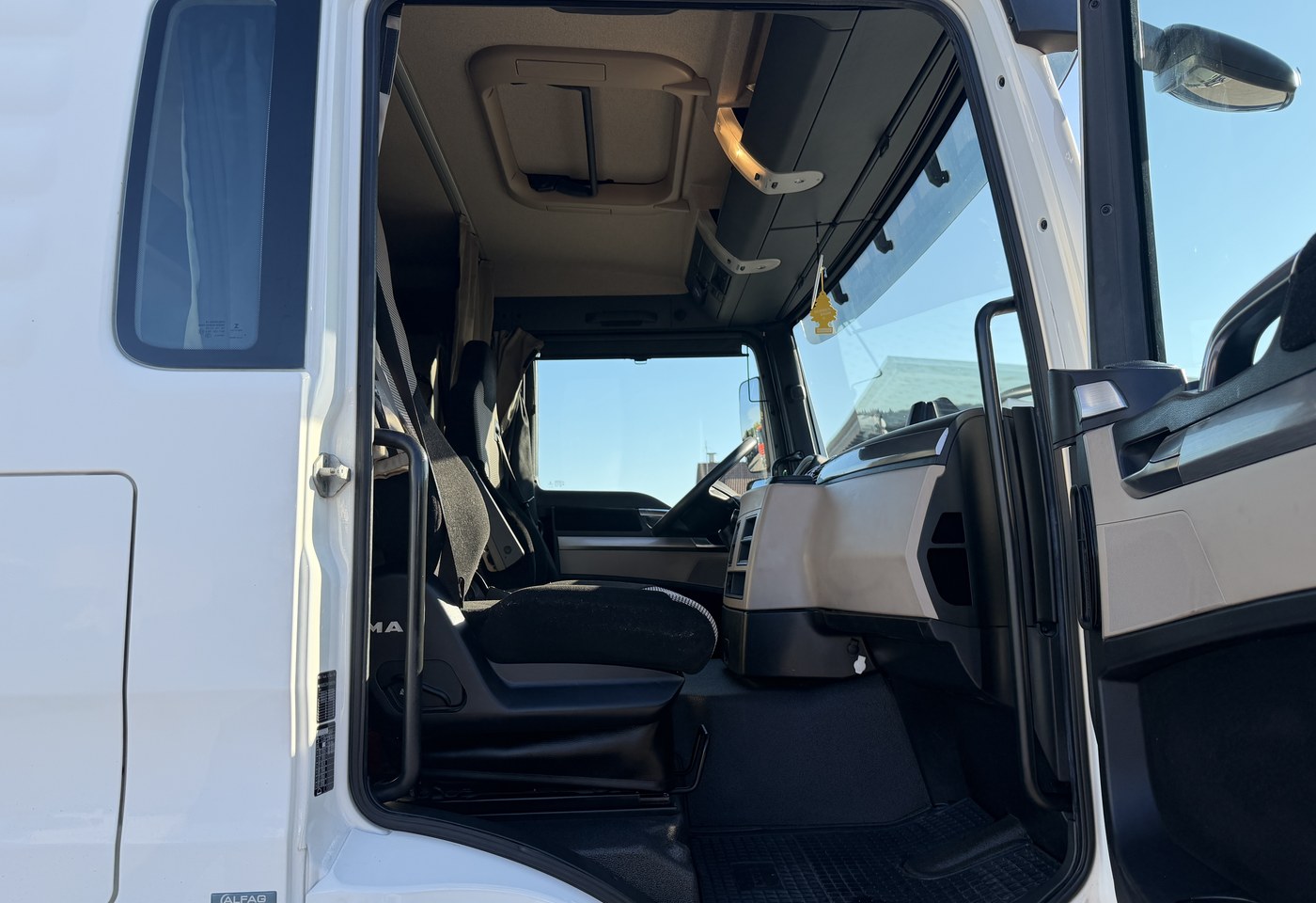 MOTO6625_3007691 vehicle image