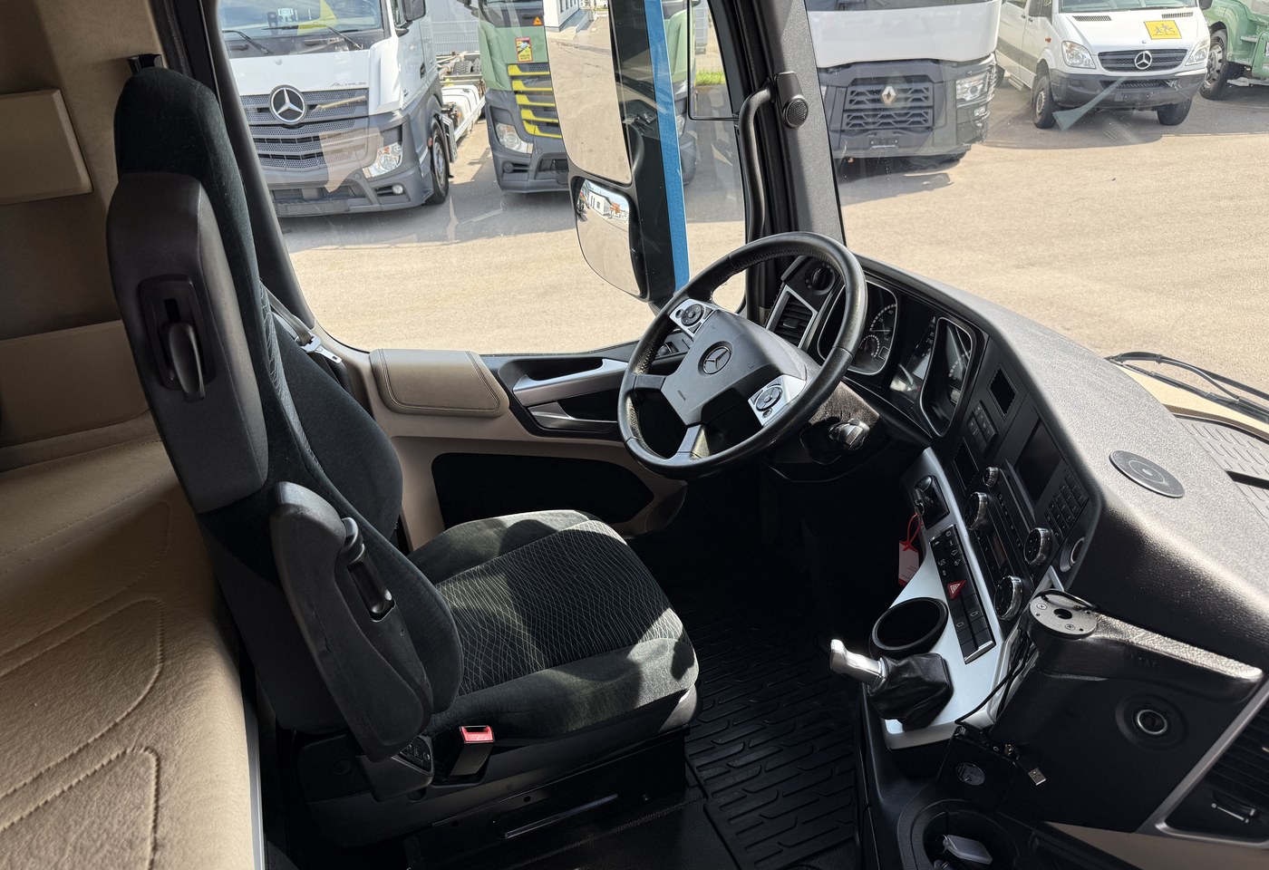 MOTO6625_3021740 vehicle image