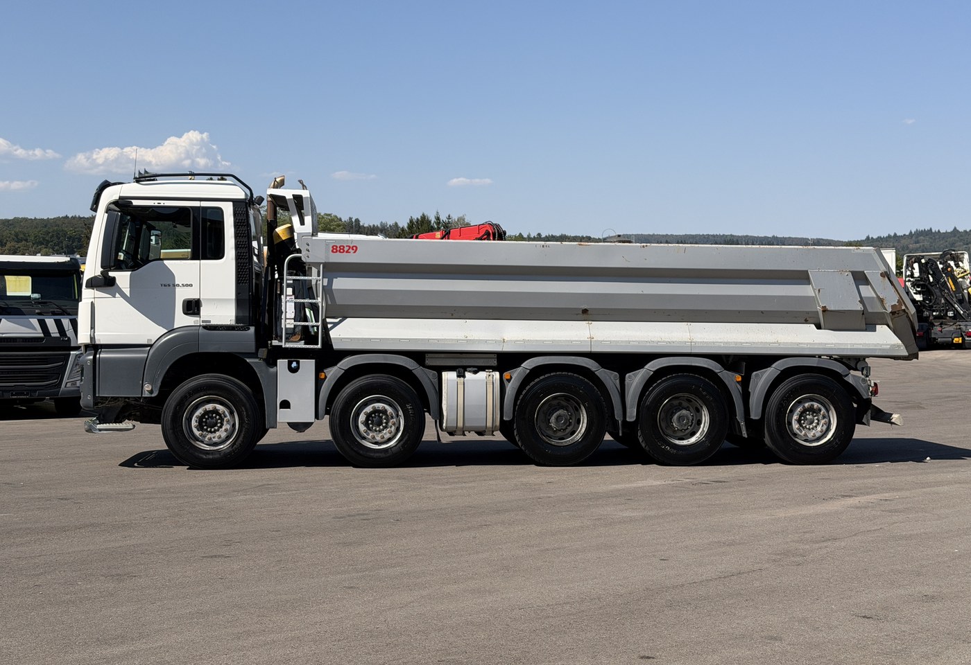 MOTO6625_3007900 vehicle image