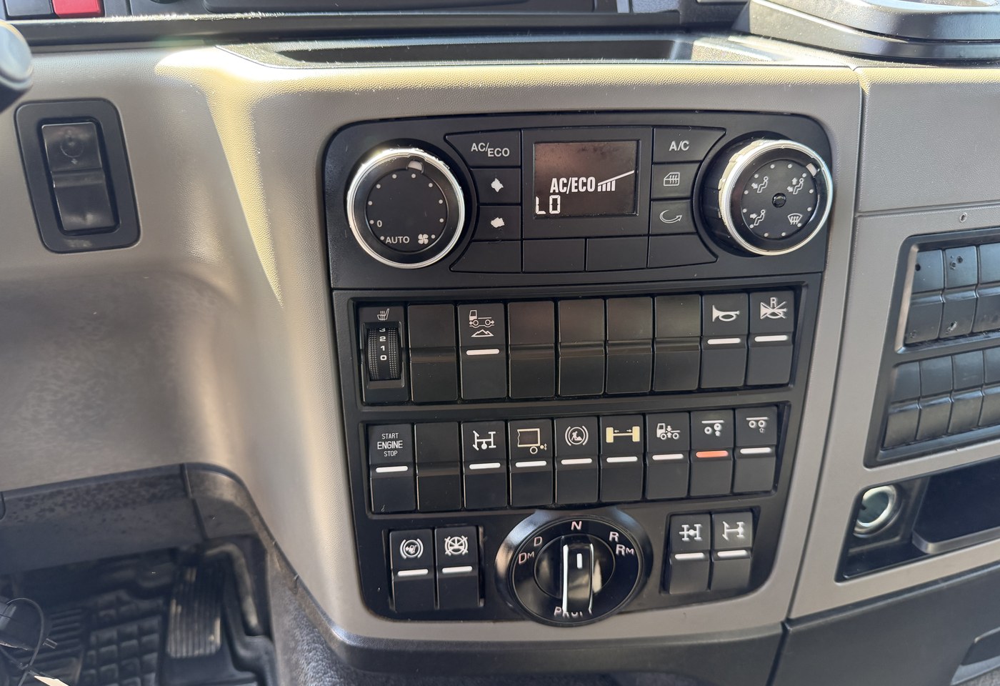 MOTO6625_3007900 vehicle image