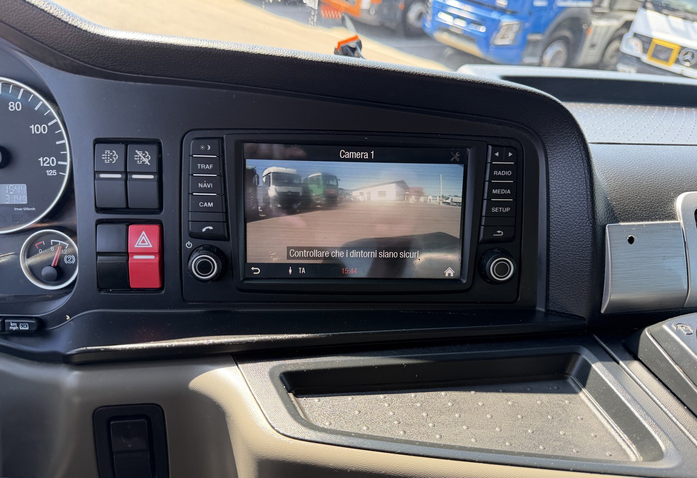 MOTO6625_3007900 vehicle image