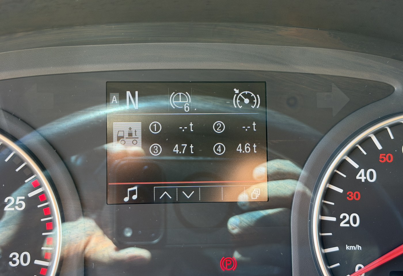 MOTO6625_3007900 vehicle image