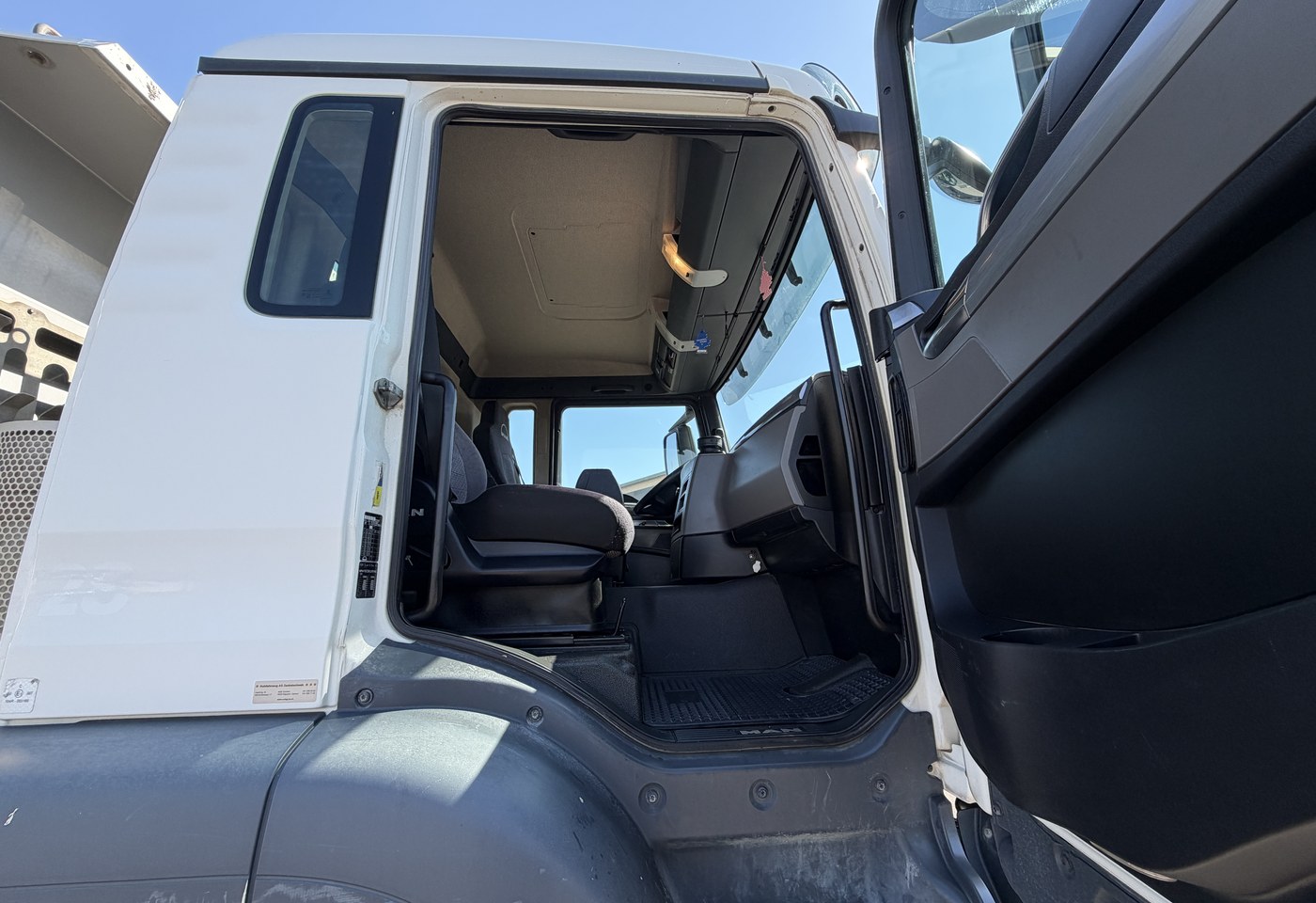 MOTO6625_3007900 vehicle image