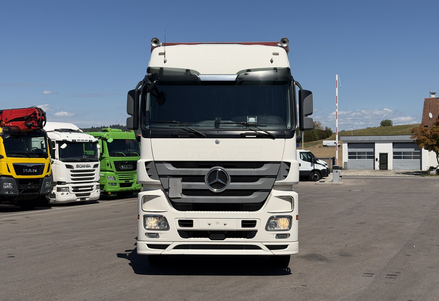 MOTO6625_3013550 vehicle image