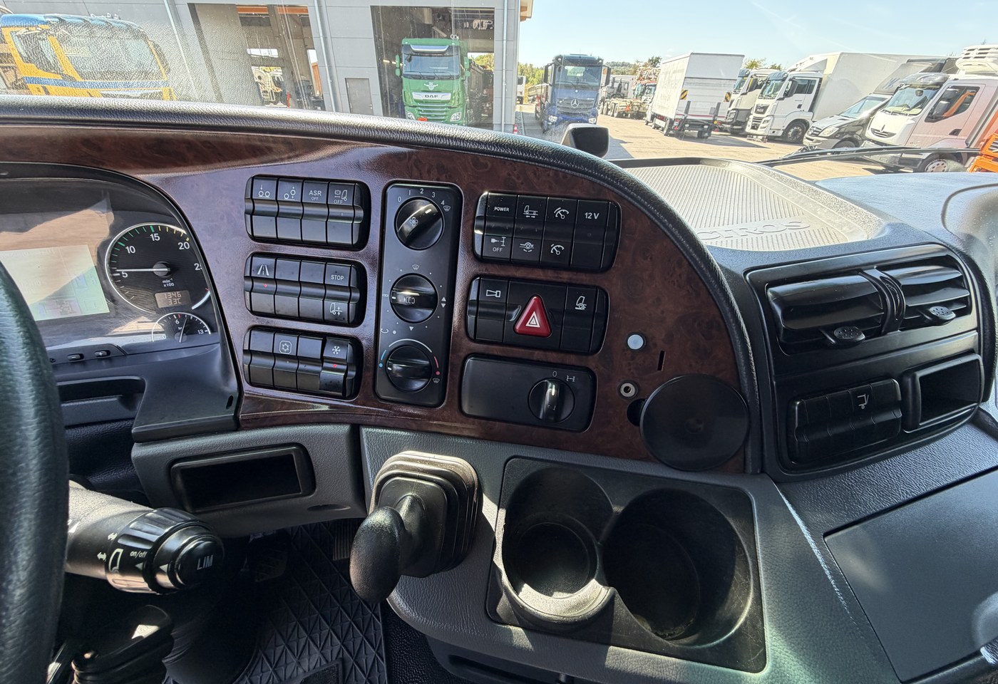 MOTO6625_3013550 vehicle image