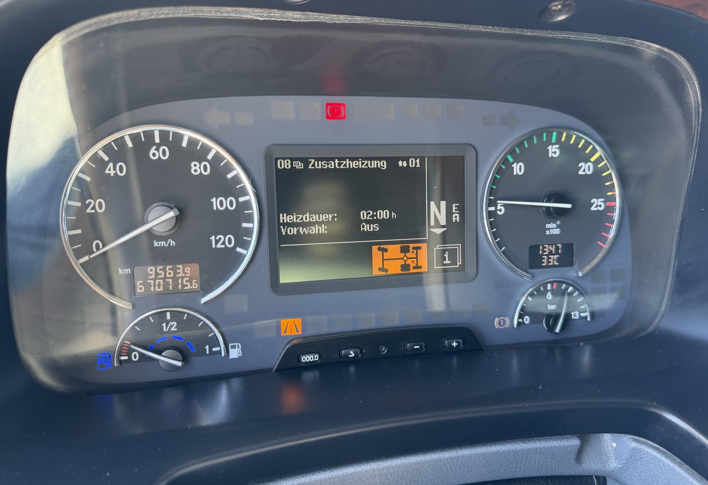 MOTO6625_3013550 vehicle image