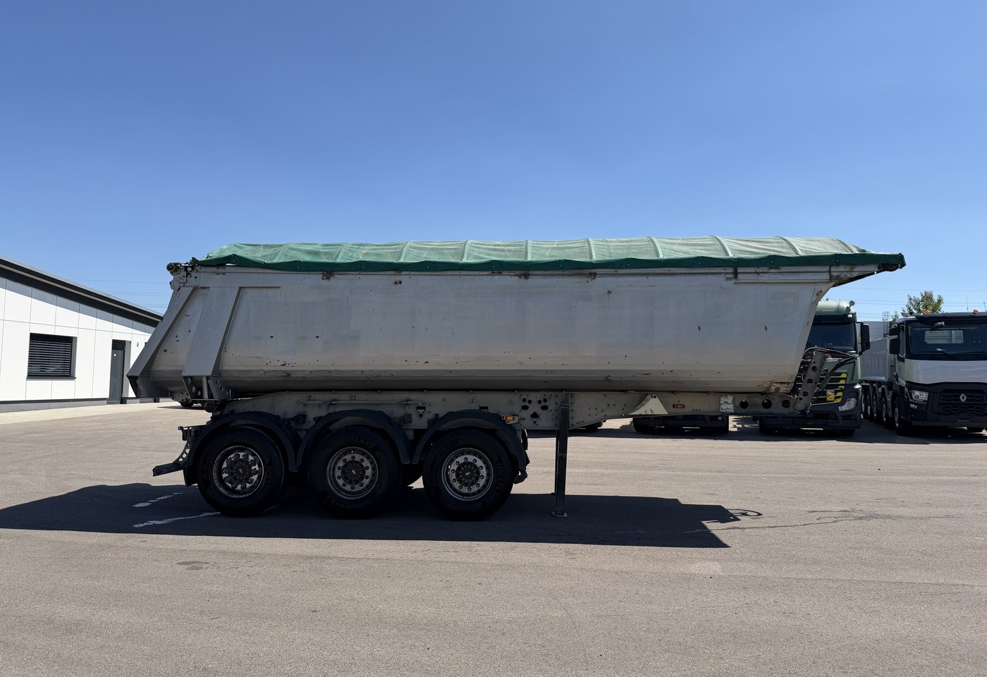 MOTO6625_3013336 vehicle image