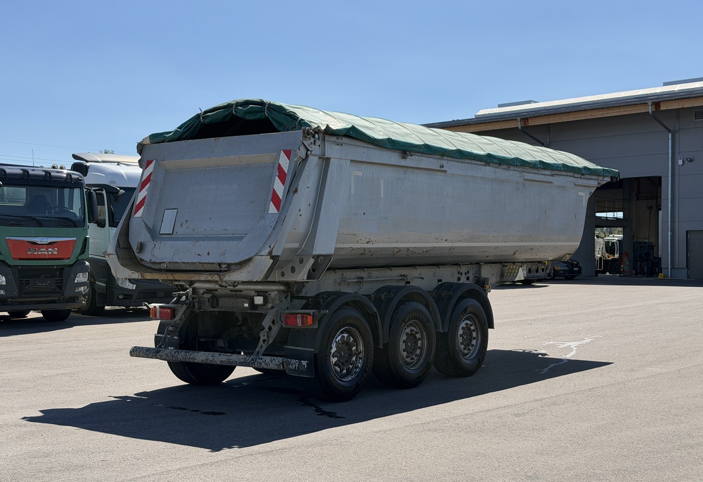 MOTO6625_3013336 vehicle image