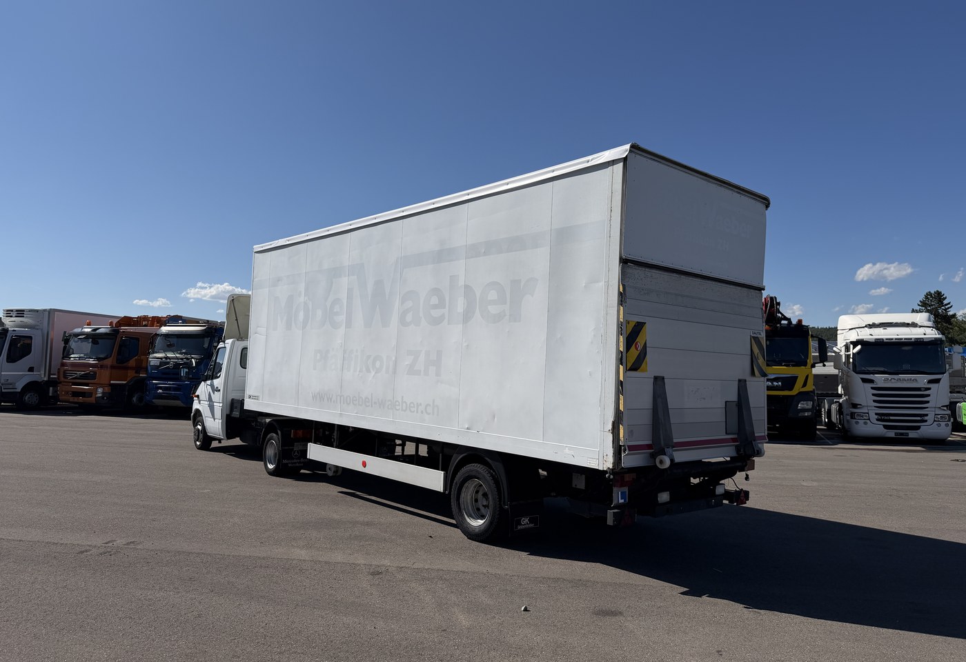 MOTO6625_3016341 vehicle image