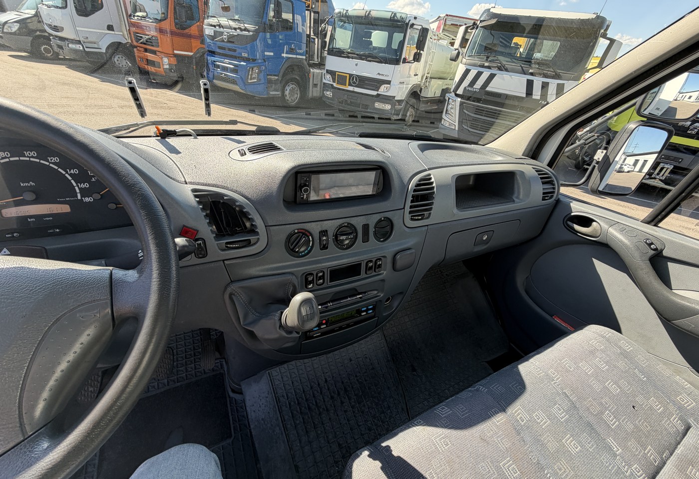 MOTO6625_3016341 vehicle image