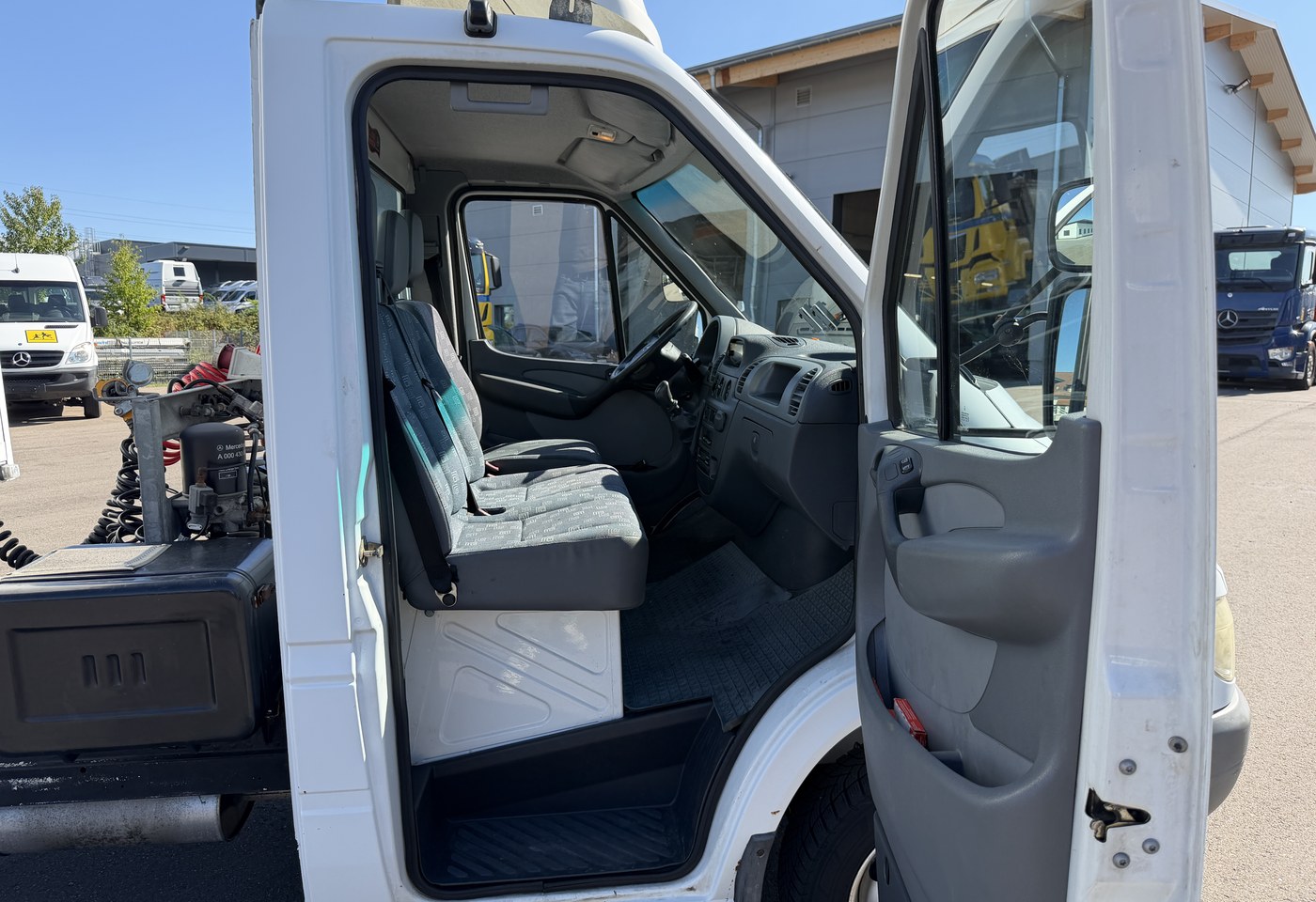 MOTO6625_3016341 vehicle image