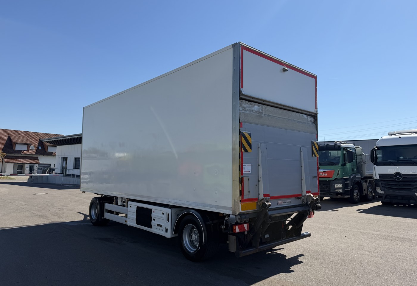 MOTO6625_3007039 vehicle image