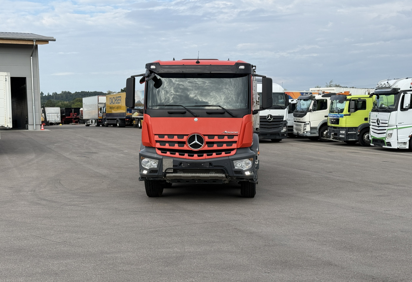 MOTO6625_2999823 vehicle image