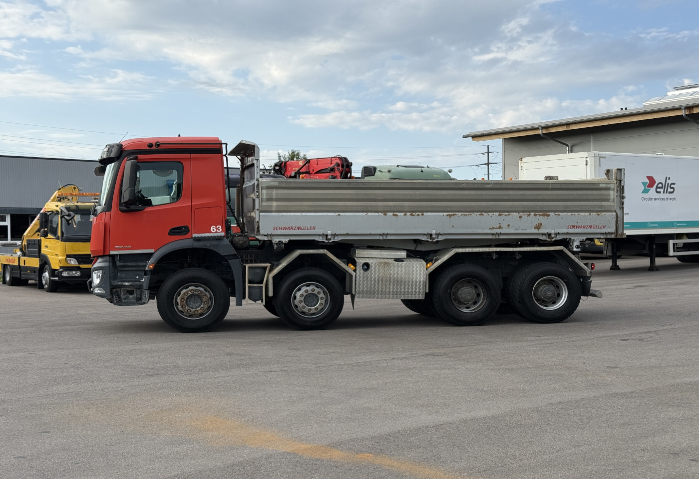 MOTO6625_2999823 vehicle image