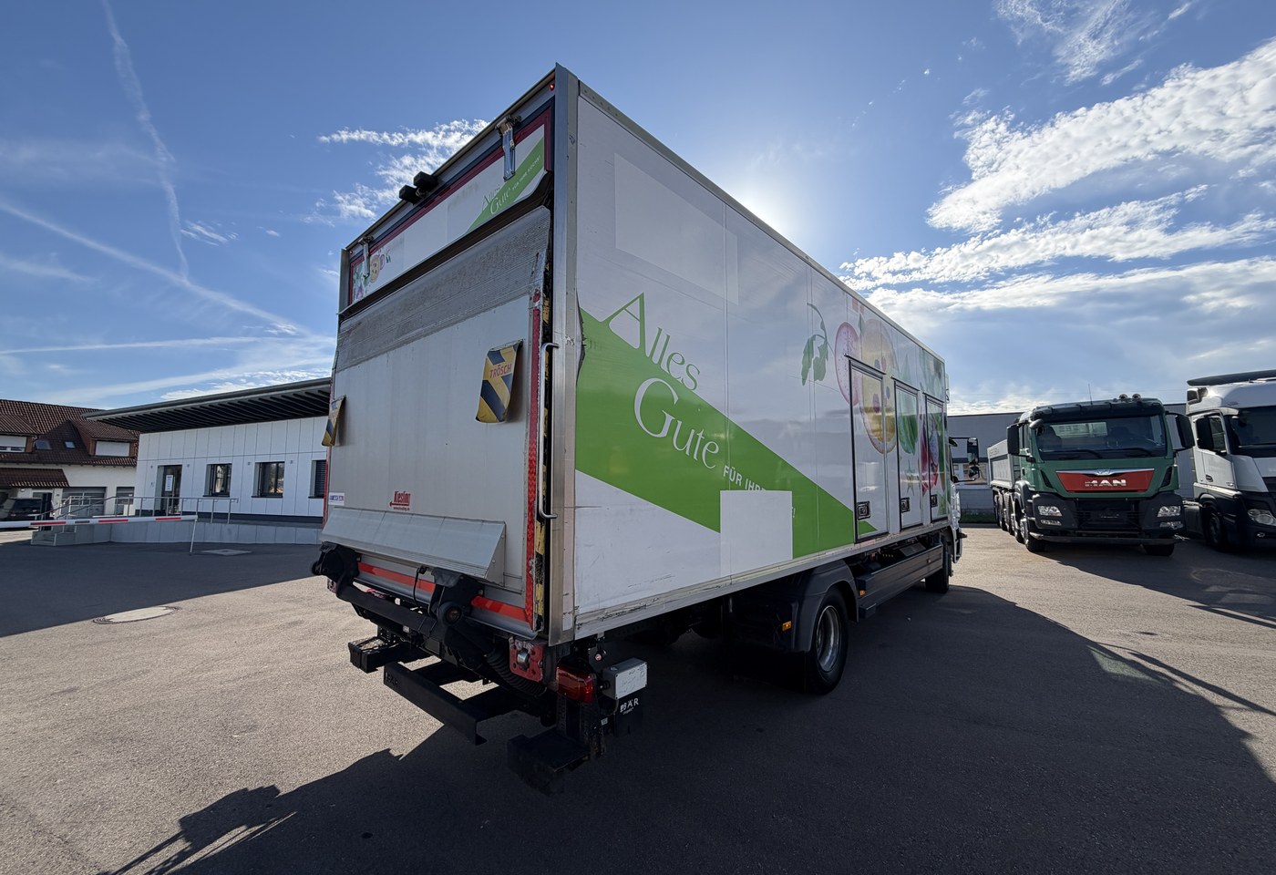 MOTO6625_3039347 vehicle image