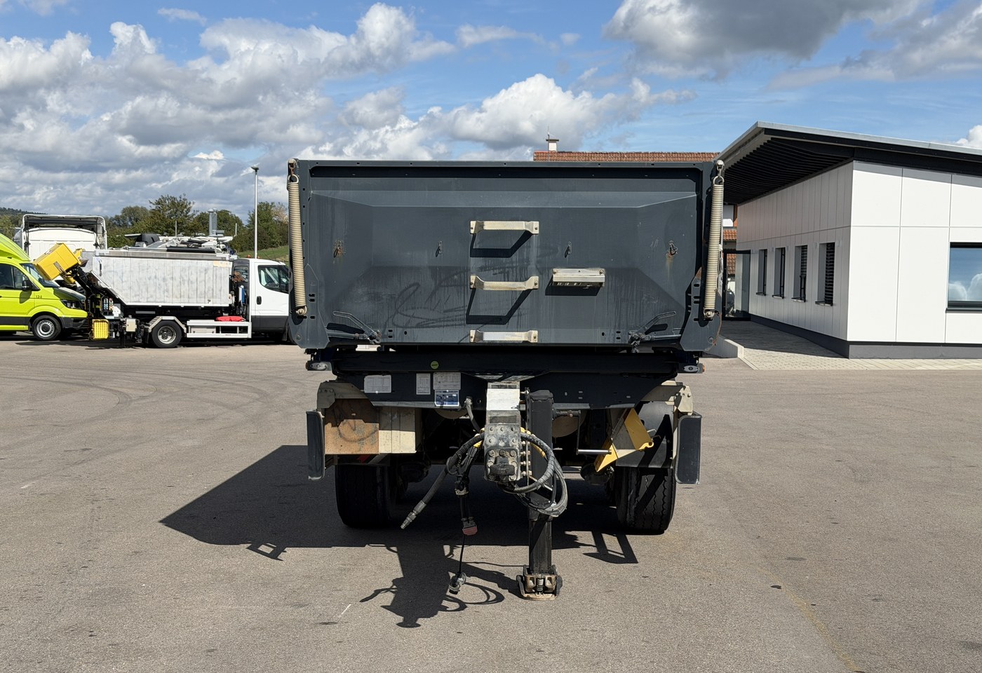MOTO6625_3037507 vehicle image