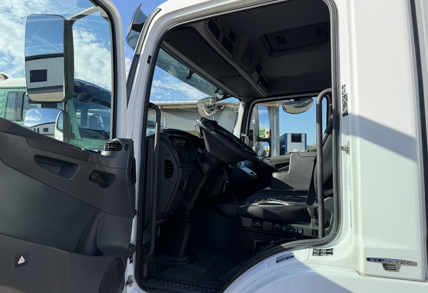 MOTO6625_3039347 vehicle image