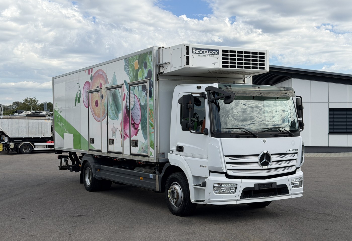 MOTO6625_3041592 vehicle image