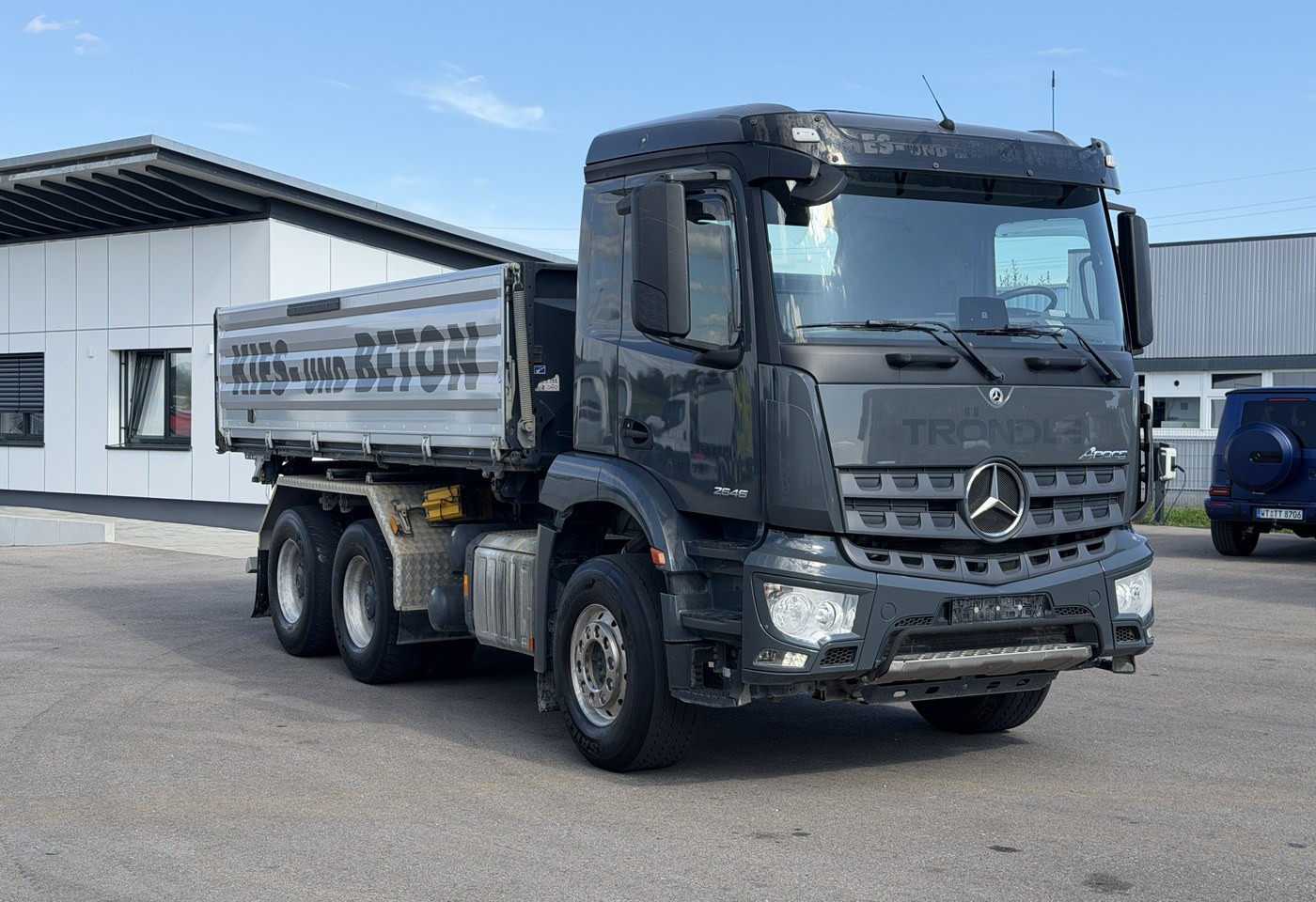 MOTO6625_3036885 vehicle image