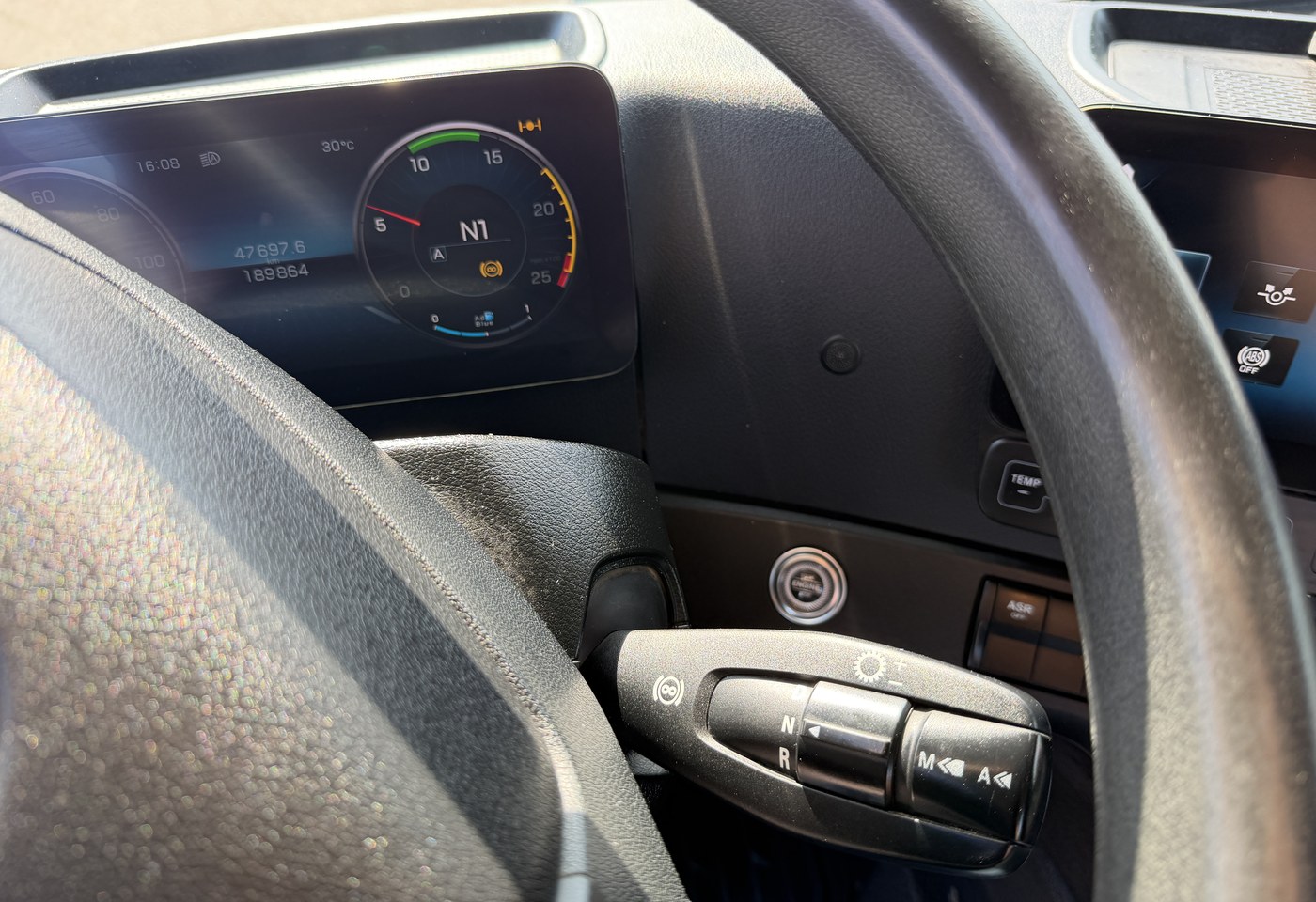 MOTO6625_3036885 vehicle image